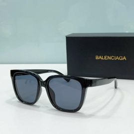 Picture of Balenciga Sunglasses _SKUfw52400563fw